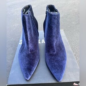 Design Lab Lord & Taylor Navy Velvet Ankle Boots